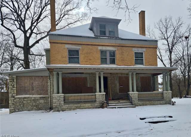 Property at 239 N Heights Ave, Youngstown, OH 44504