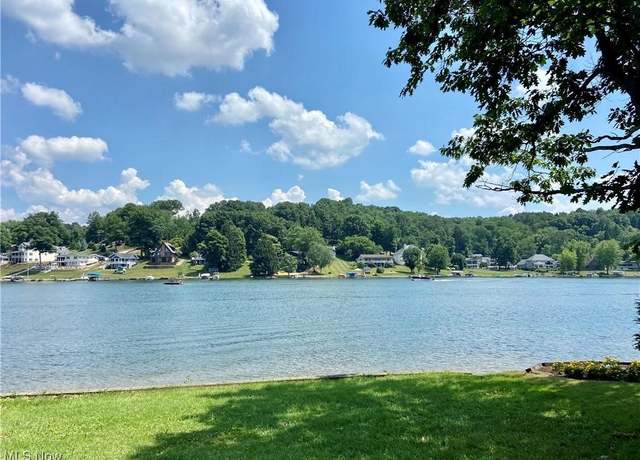 Property at 154 W Mohawk Dr, Malvern, OH 44644