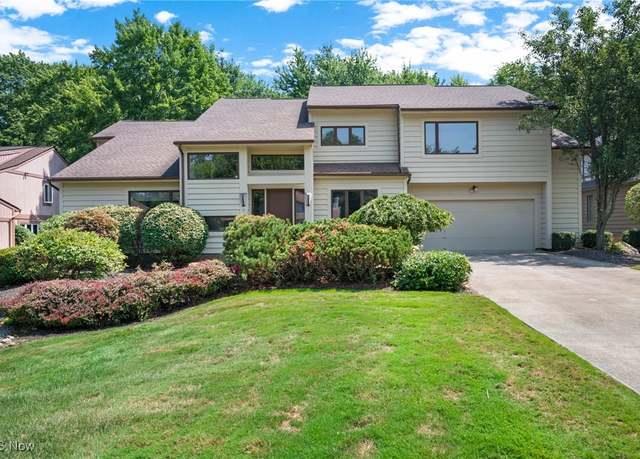 Property at 32560 Wintergreen Dr, Solon, OH 44139, 4 beds, 2.5 baths