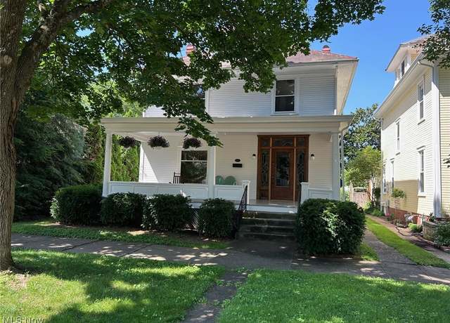 Property at 703 Fifth St, Marietta, OH 45750, 3 beds, 1.5 baths