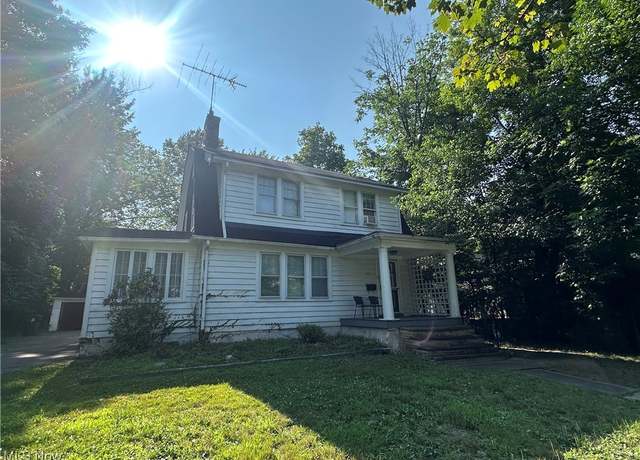 Property at 1648 Maple Rd, Cleveland Heights, OH 44121, 3 beds, 1.5 baths