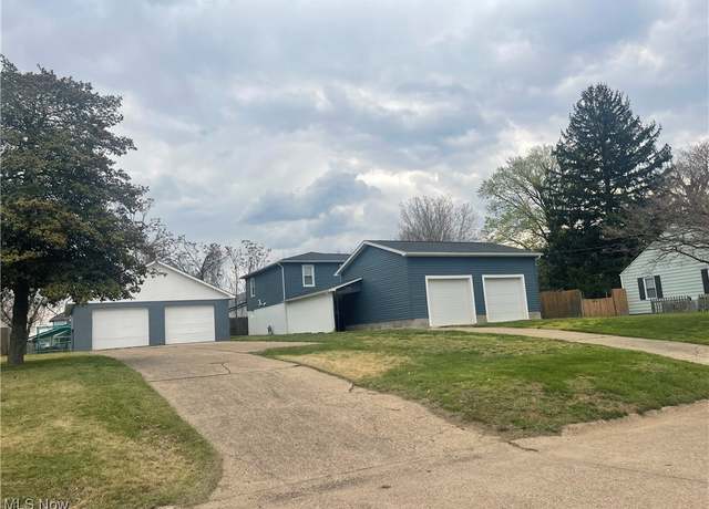 Property at 1003 32nd St, Vienna, WV 26105, 3 beds, 2.5 baths