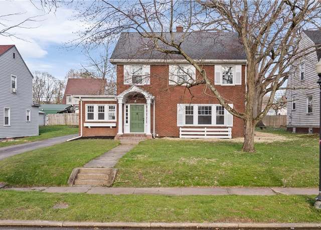 Property at 739 Roslyn Ave, Akron, OH 44320, 3 beds, 2.5 baths