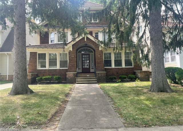 Property at 3084 E Derbyshire Rd E, Cleveland Heights, OH 44118, 8 beds, 5 baths