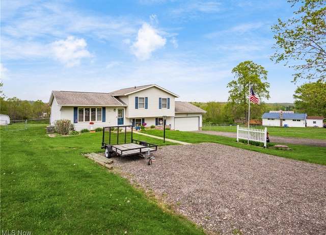 Property at 3015 Shaw, Zanesville, OH 43701, 3 beds, 2 baths