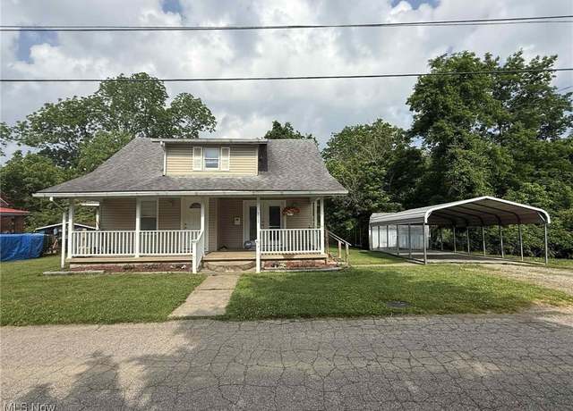 Property at 700 Knopp St, Parkersburg, WV 26101, 3 beds, 1.5 baths