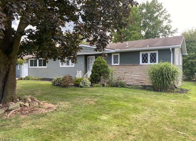 Property at 2108 Cranbrook Dr, Youngstown, OH 44511, 2 beds, 1.5 baths