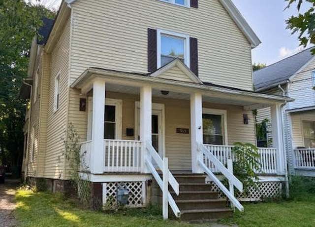 Property at 915 East Ave, Elyria, OH 44035, 4 beds, 3 baths