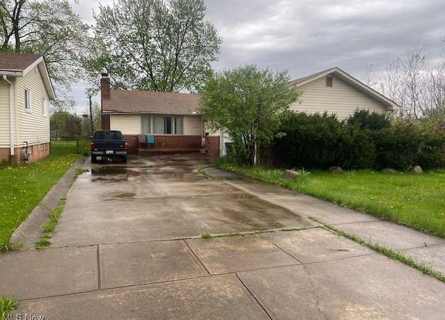 Property at 24600 Picone Ln, Bedford Heights, OH 44146, 3 beds, 2.5 baths