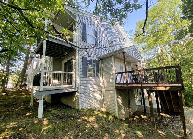 Property at 2206 Stoney Run Trl, Broadview Heights, OH 44147, 2 beds, 2 baths
