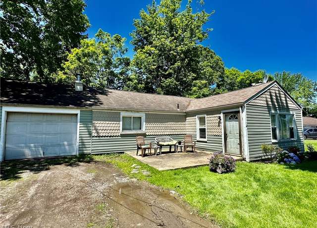 Property at 9144 Sharrott Rd, Poland, OH 44514, 3 beds, 1 bath