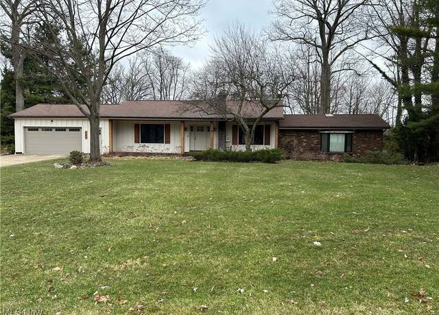 Property at 2391 Lyndon Dr, Uniontown, OH 44685, 4 beds, 2.5 baths