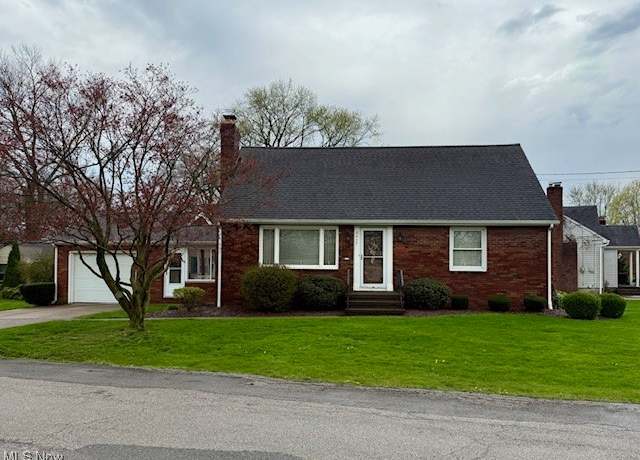 Property at 6823 Paxton Rd, Youngstown, OH 44512, 3 beds, 3 baths