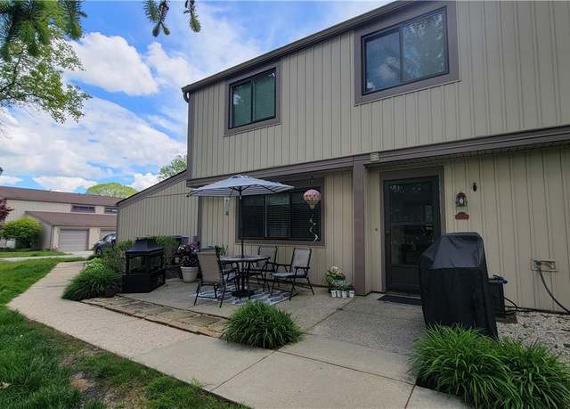 Property at 11654 Clubhouse Dr, North Royalton, OH 44133, 3 beds, 2 baths