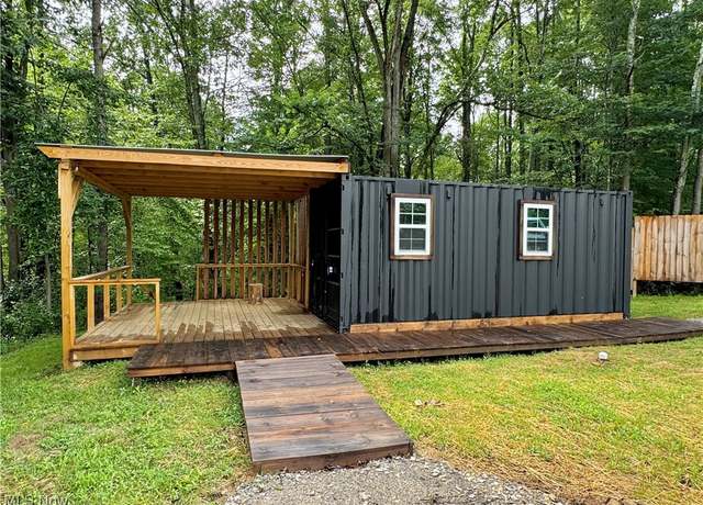 Property at 10885 Oak Grove Rd, Cumberland, OH 43732
