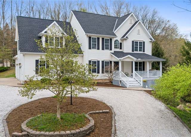Property at 12175 S Wintergreen Dr, Chardon, OH 44024, 4 beds, 3.5 baths