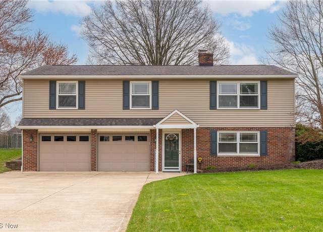 Property at 8350 Kellydale St NW, Massillon, OH 44646, 3 beds, 2 baths