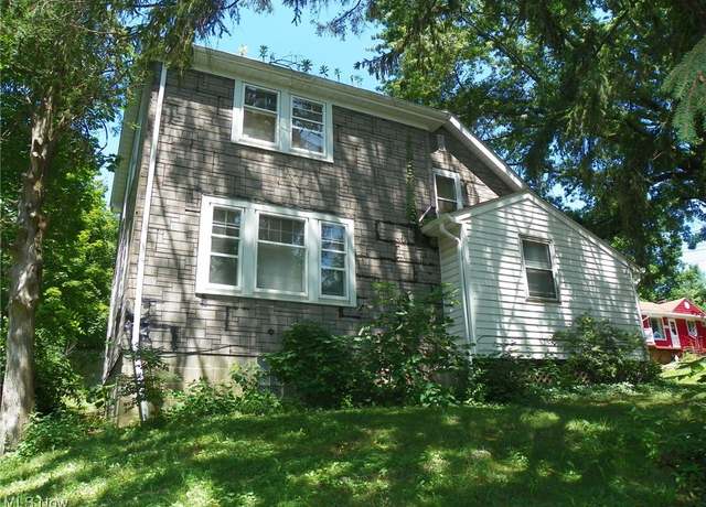 Property at 12317 Sunset Dr, Garfield Heights, OH 44125, 3 beds, 2.5 baths