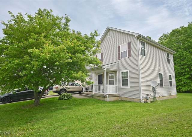 Property at 2019 Warwick Ave, Youngstown, OH 44505, 3 beds, 1.5 baths