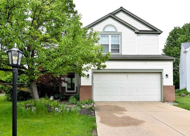 Property at 8700 Chesea Ct, Sagamore Hills, OH 44067, 4 beds, 2.5 baths