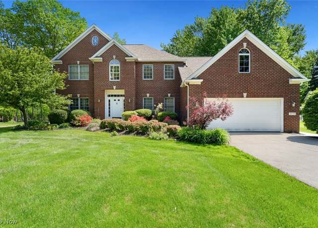 Property at 30739 Hilliard Blvd, Westlake, OH 44145, 4 beds, 2.5 baths