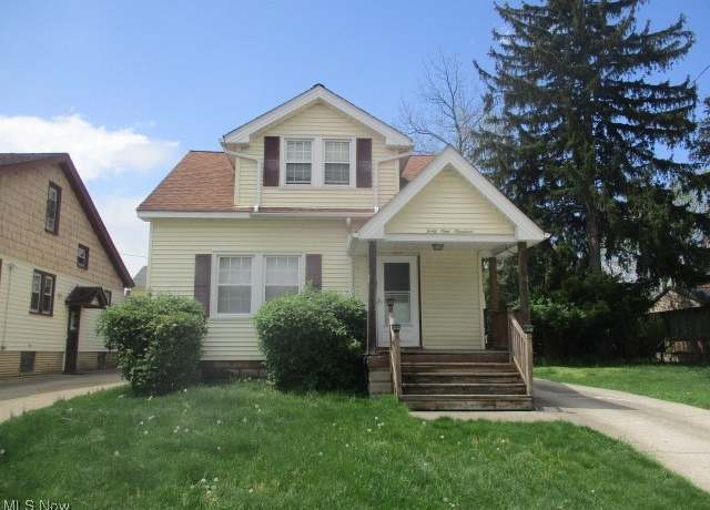 Property at 4900 E 110th St, Garfield Heights, OH 44125, 3 beds, 1.5 baths