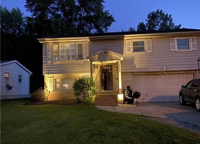 Property at 1849 Oles Ave, Youngstown, OH 44514, 3 beds, 1.5 baths