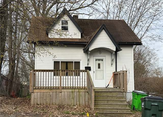 Property at 262 3rd St NE, Barberton, OH 44203, 2 beds, 1 bath