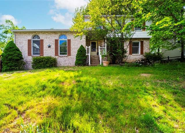 Property at 500 Stoneybrook Ln, Canfield, OH 44406, 3 beds, 2 baths