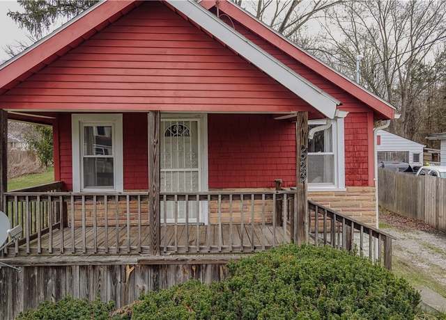 Property at 523 Sunshine Ave, Youngstown, OH 44505, 2 beds, 1 bath