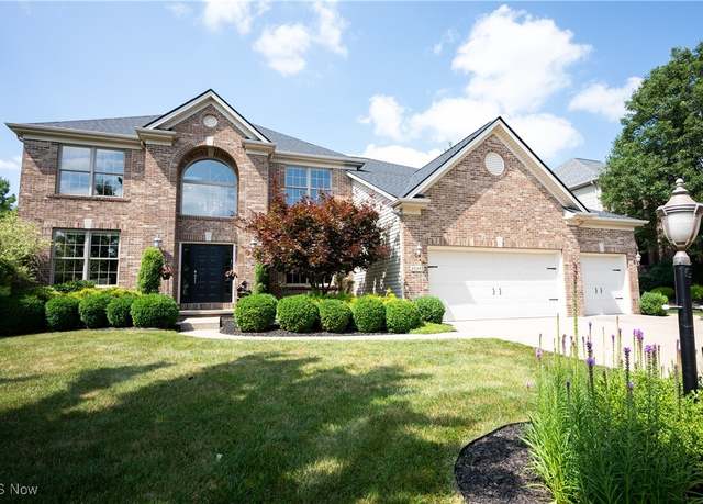 Property at 20340 E Donegal Ln, Strongsville, OH 44149, 5 beds, 4 baths