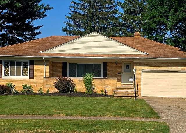 Property at 6370 Manchester Rd, Parma, OH 44129, 3 beds, 1.5 baths