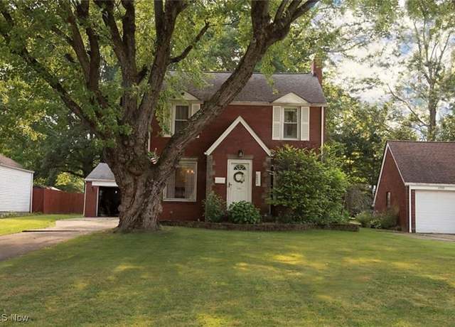 Property at 6892 Glenwood Ave, Youngstown, OH 44512, 3 beds, 2.5 baths