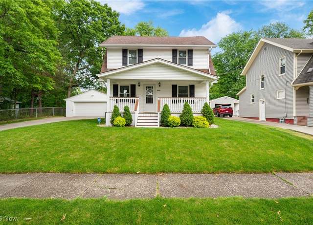 Property at 2059 14th St, Cuyahoga Falls, OH 44223, 3 beds, 1.5 baths