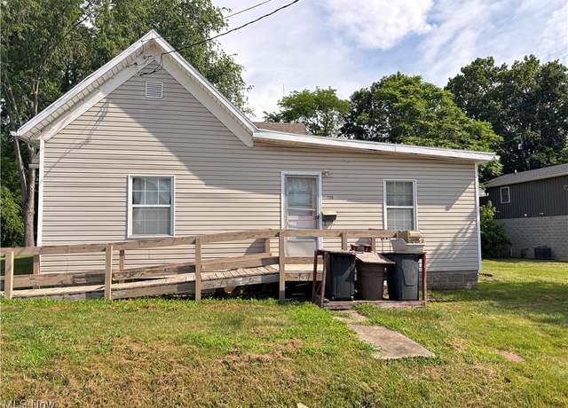 Property at 1209 Camden Ave, Parkersburg, WV 26101, 3 beds, 1.5 baths