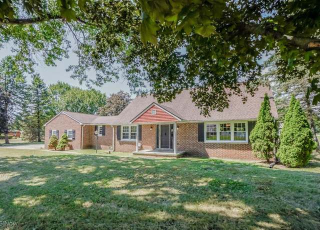 Property at 5861 Holderman Ave, Louisville, OH 44641, 4 beds, 3 baths