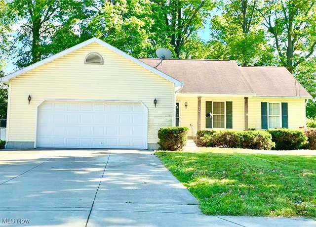 Property at 224 Natale Dr, Cortland, OH 44410, 3 beds, 2 baths