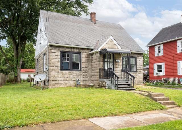 Property at 336 E 9th St, Ashland, OH 44805, 3 beds, 1 bath