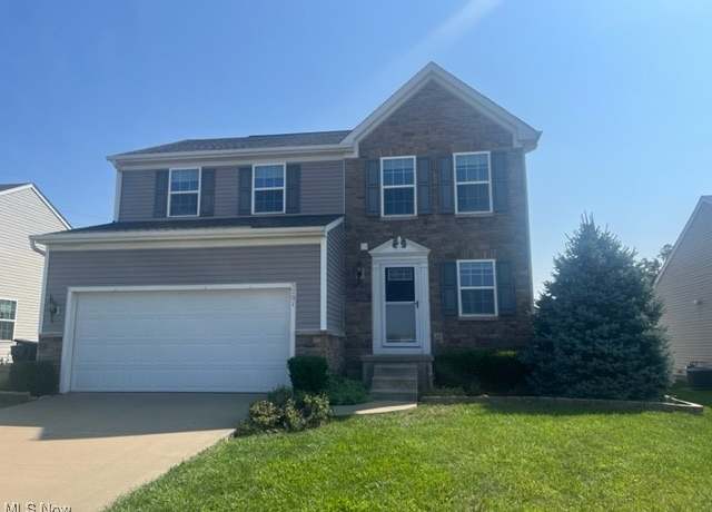 Property at 201 Paradise Dr, Elyria, OH 44035, 3 beds, 2.5 baths