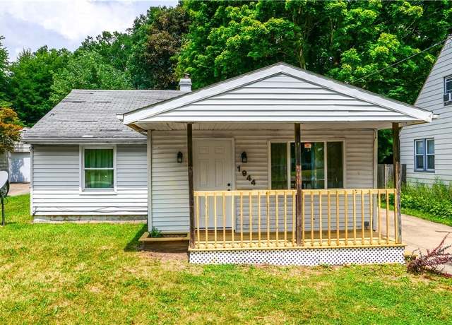 Property at 1944 Overlook Ave, Youngstown, OH 44509, 3 beds, 1 bath
