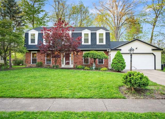 Property at 16538 S White Oaks Dr, Strongsville, OH 44136, 4 beds, 2.5 baths