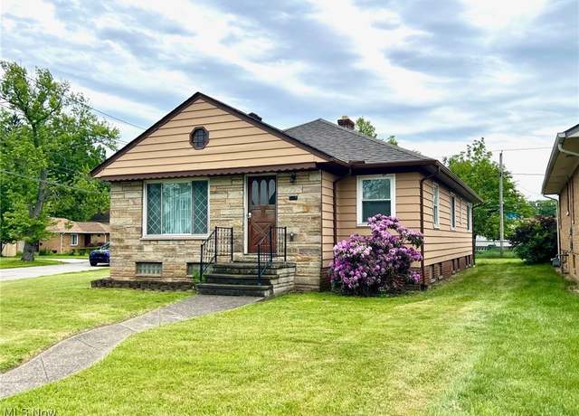 Property at 1613 Wexford Ave, Parma, OH 44134, 3 beds, 1.5 baths