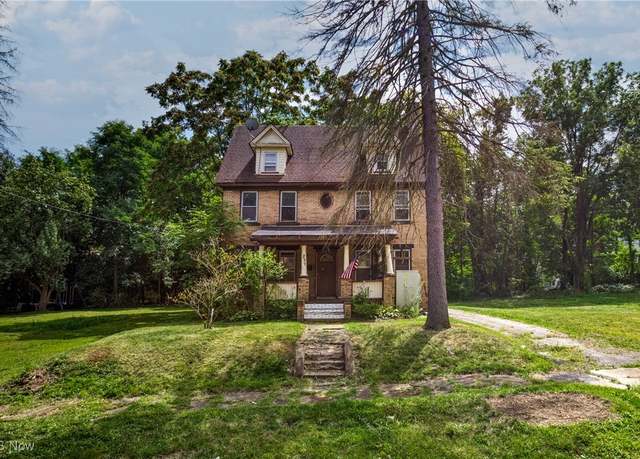 Property at 237 Norwood Ave, Youngstown, OH 44504, 5 beds, 1.5 baths