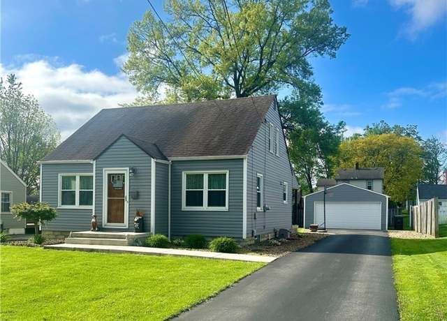 Property at 2307 Hamilton Ave, Poland, OH 44514, 3 beds, 2 baths