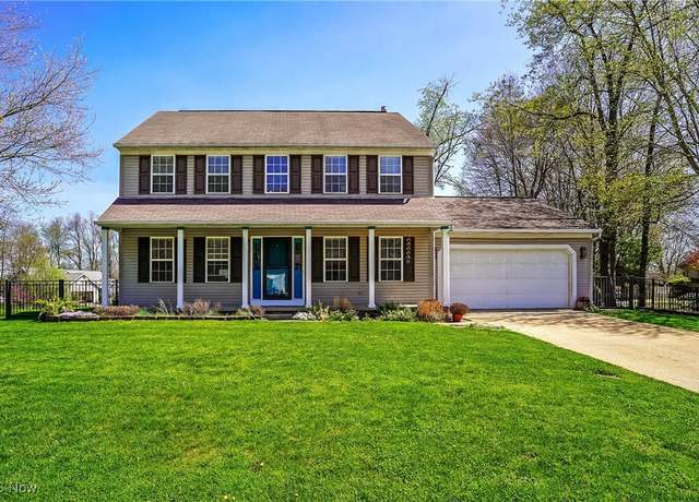 Property at 6991 White Pine Dr, Ravenna, OH 44266, 3 beds, 3.5 baths