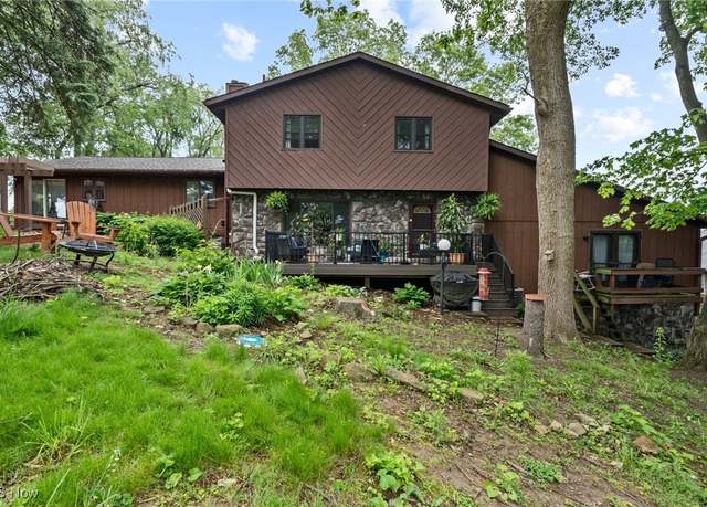 Property at 1035 Washington St #303, Wooster, OH 44691, 3 beds, 1.5 baths