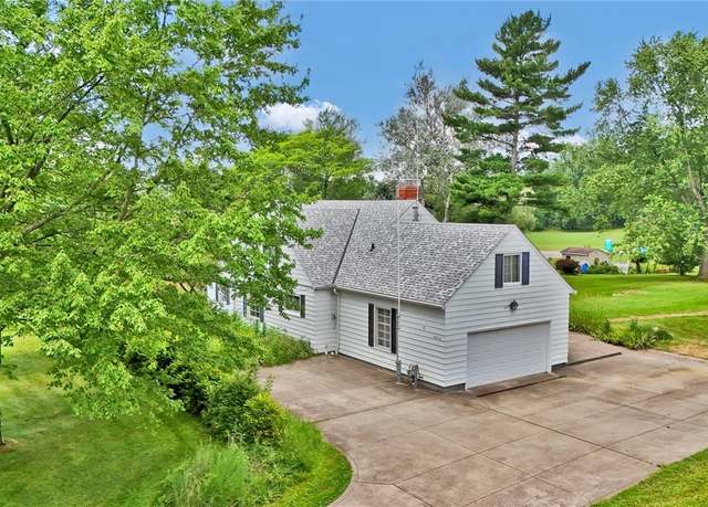 Property at 4910 Royalton Rd, North Royalton, OH 44133, 4 beds, 2.5 baths
