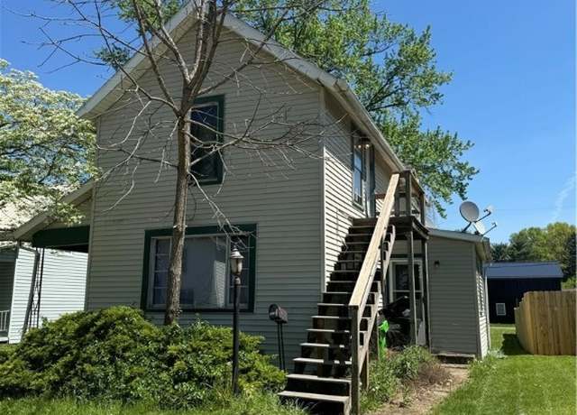 Property at 722 John St, Coshocton, OH 43812, 3 beds, 2 baths