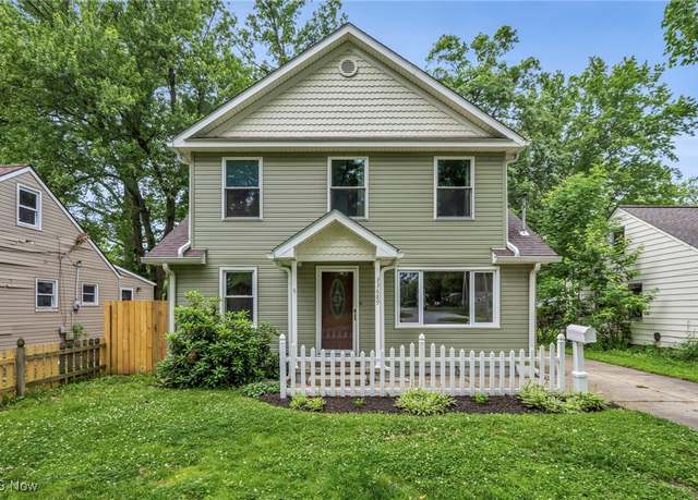 Property at 33689 Kenilworth Rd, Eastlake, OH 44095, 4 beds, 2 baths