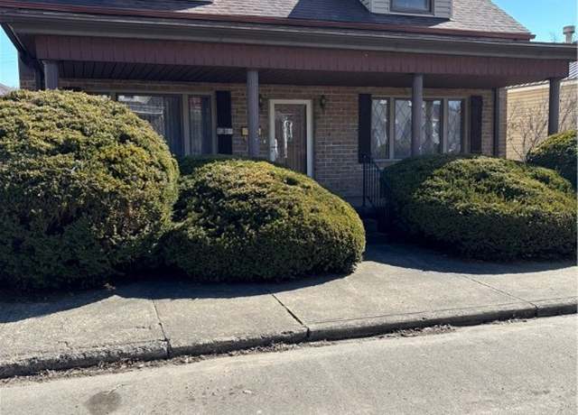 Property at 738 Main St, Wellsville, OH 43968, 3 beds, 1 bath